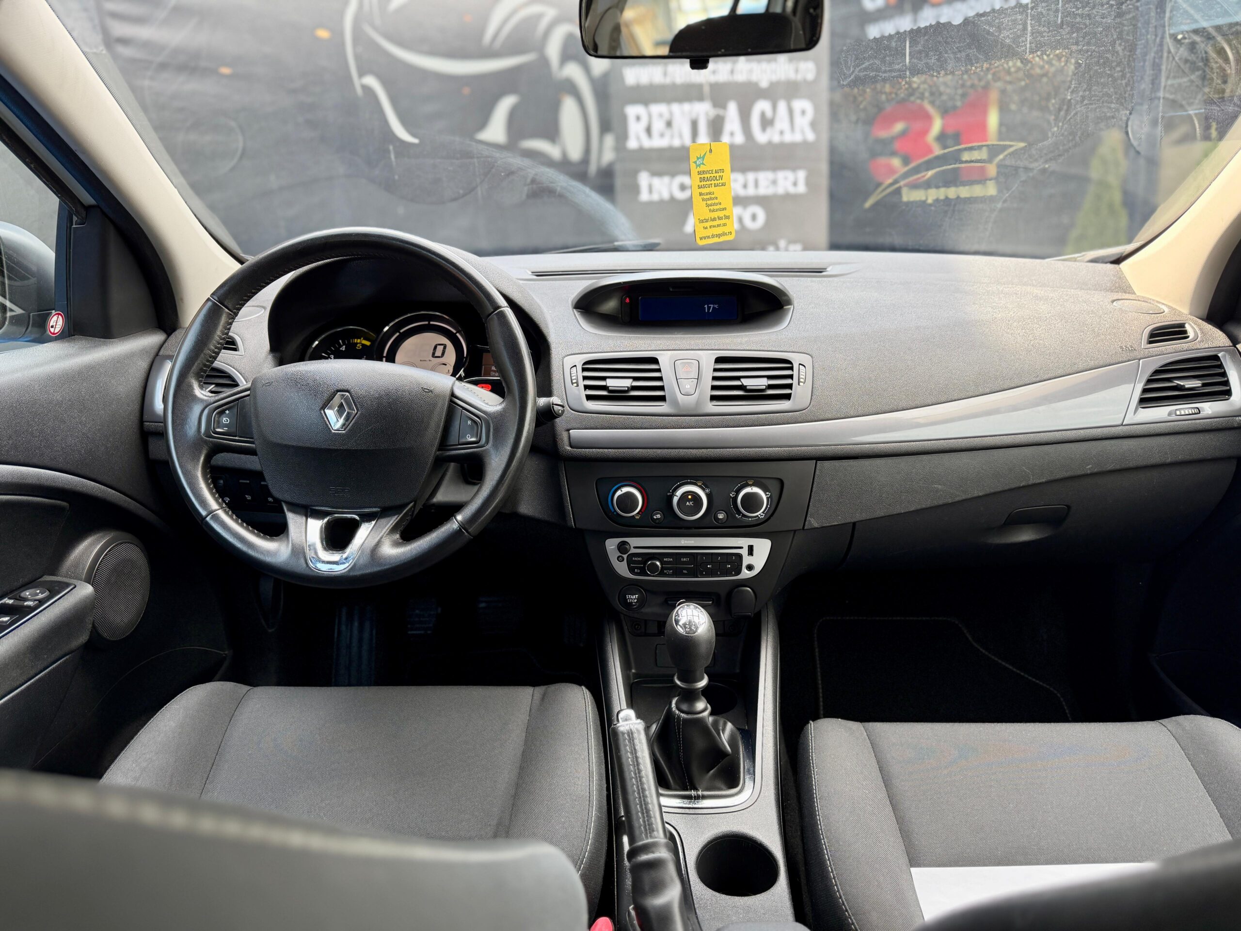 product-grid-gallery-item