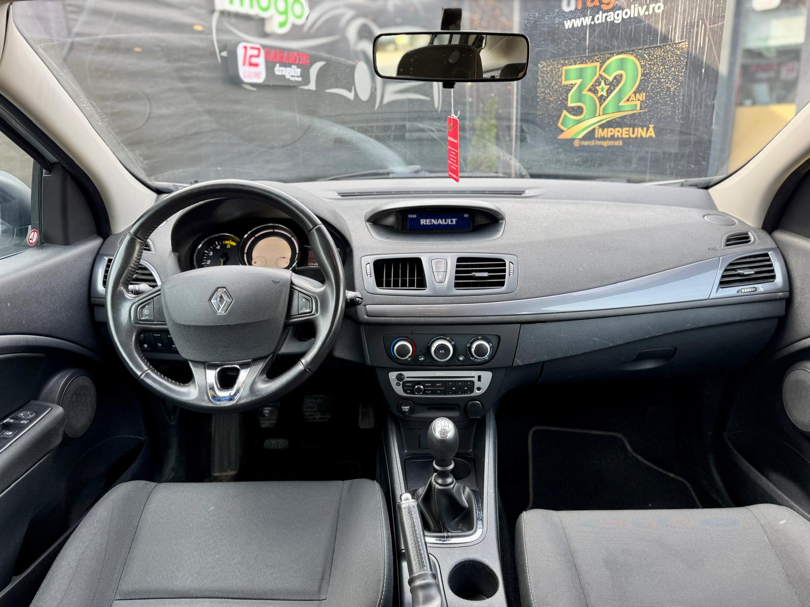 product-grid-gallery-item